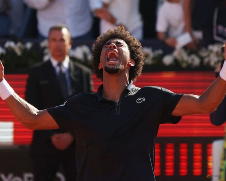 Fils powers past Rublev to win Barcelona Open