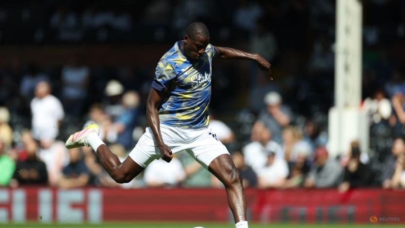 Former Everton midfielder Doucoure joins Neom