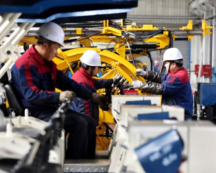 China's economy slumps in August as consumer, export demand sags