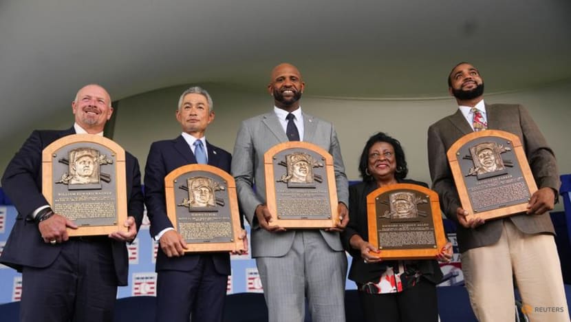 Baseball-Japan's Suzuki paved way for generation of players