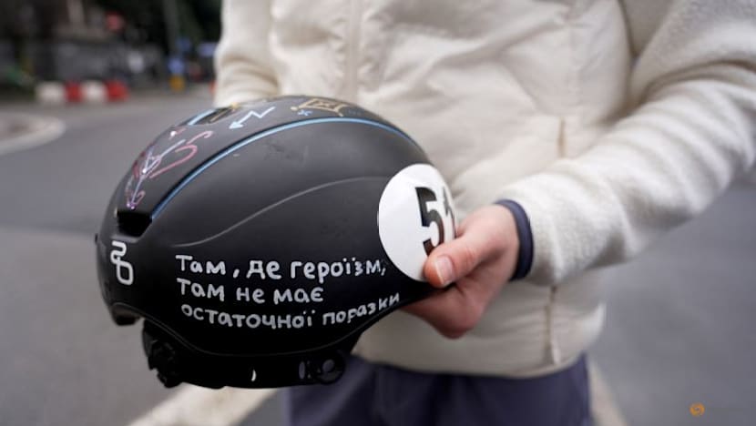 Short track-Ukraine's Handei told to tape over 'heroism' message on helmet