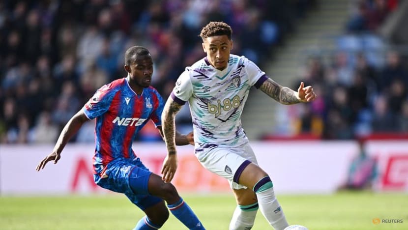 Frustrated Bournemouth held to 0-0 draw at 10-man Palace