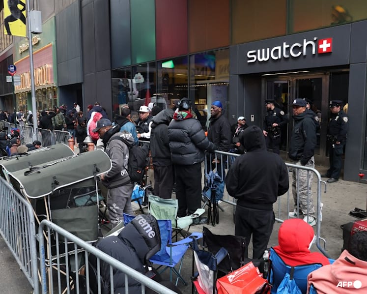 Commentary: AP x Swatch Royal Pop collection - When a launch brings crowds and chaos, it is a marketing disaster