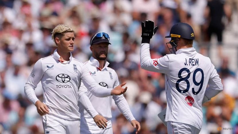 England 118-2 after maiden Phillips century helps New Zealand to 391 all out