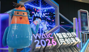 Pocket-size AI: Powerful phones star at China show