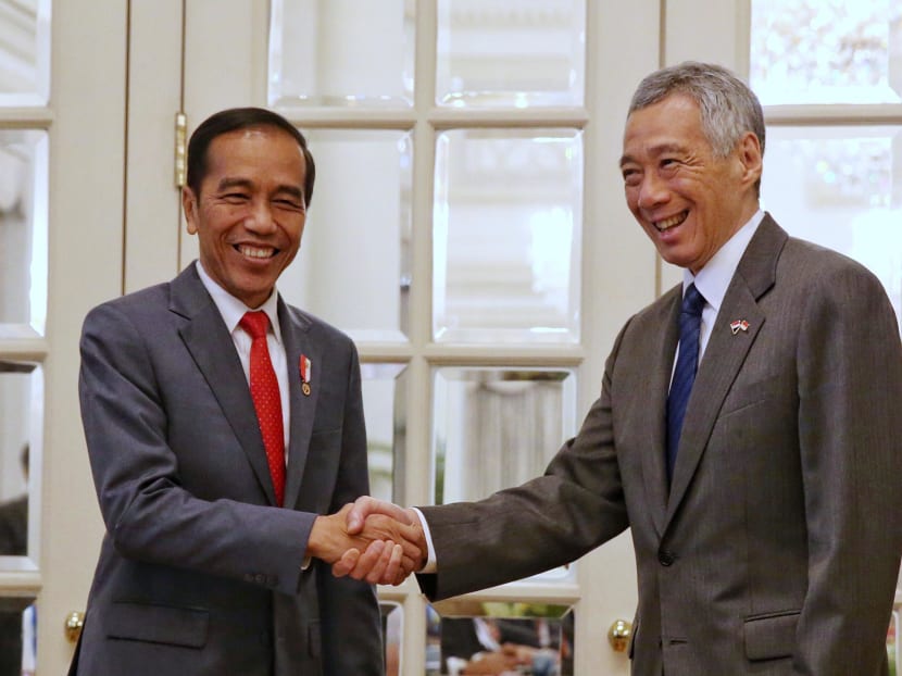 Indonesian President Joko Widodo (left) with Prime Minister Lee Hsien Loong at the Istana on Oct 8, 2019, as the pair hold their fourth Leaders' Retreat. Indonesian President Joko Widodo (left) with Prime Minister Lee Hsien Loong at the Istana on Oct 8, 2019, as the pair hold their fourth Leaders' Retreat.
