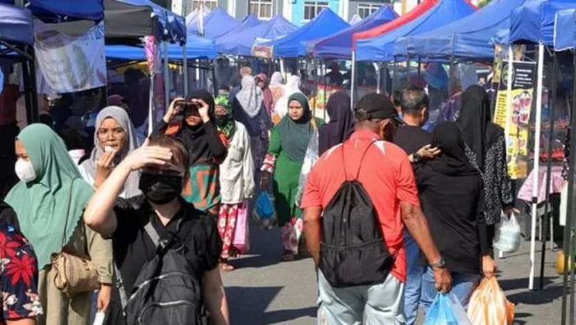 Rakyat M'sia dinasihat berwaspada bahaya varian baru COVID-19, jerebu semasa Aidilfitri Rakyat M'sia dinasihat berwaspada bahaya varian baru COVID-19, jerebu semasa Aidilfitri