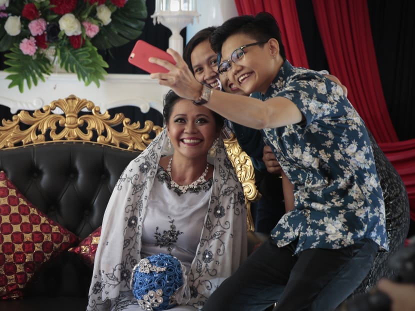 Aishah’s big day touches S’pore hearts