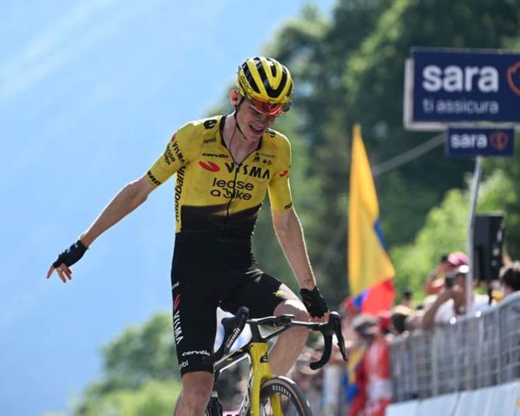 Kuss wins Giro stage 19 to complete Grand Tour trilogy, Vingegaard retains lead
