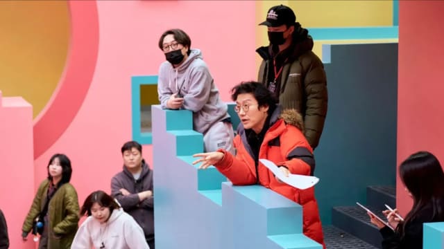 “Squid Game”全球爆红，导演却没赚很多！坦言拍续集就是为了钱