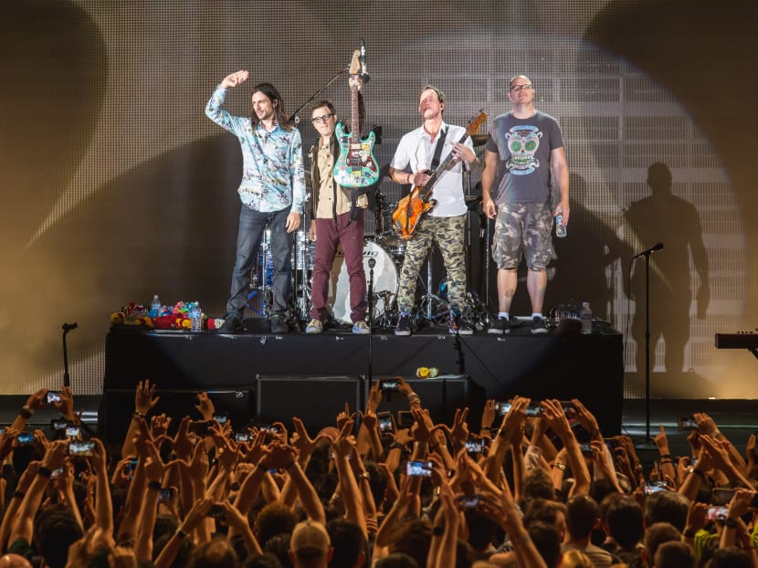 Weezer’s first gig here drew fans who wanted to relive childhood