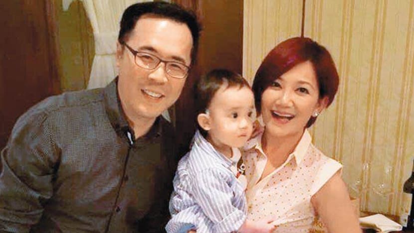Fish Leong And Her Ex-Husband Seen Attending Their Son’s Kindergarten Graduation Together Fish Leong And Her Ex-Husband Seen Attending Their Son’s Kindergarten Graduation Together