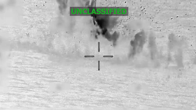 美军在东太平洋打击涉贩毒船只 两人死亡