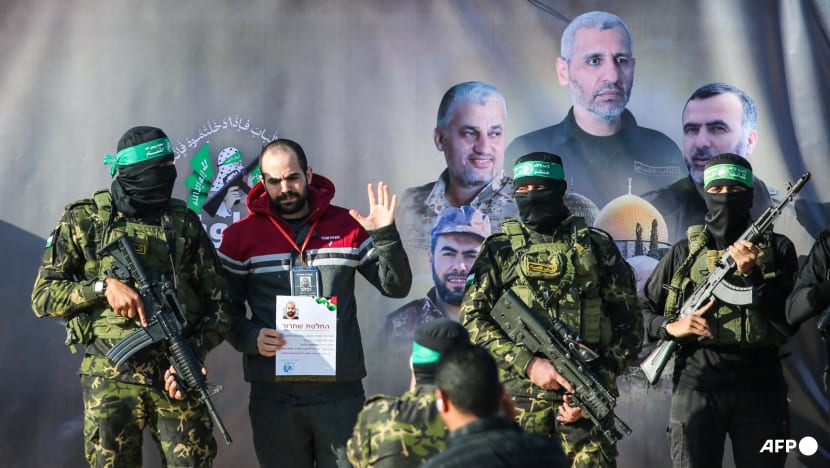 Israeli hostages, Palestinian prisoners released in latest Gaza exchange Israeli hostages, Palestinian prisoners released in latest Gaza exchange
