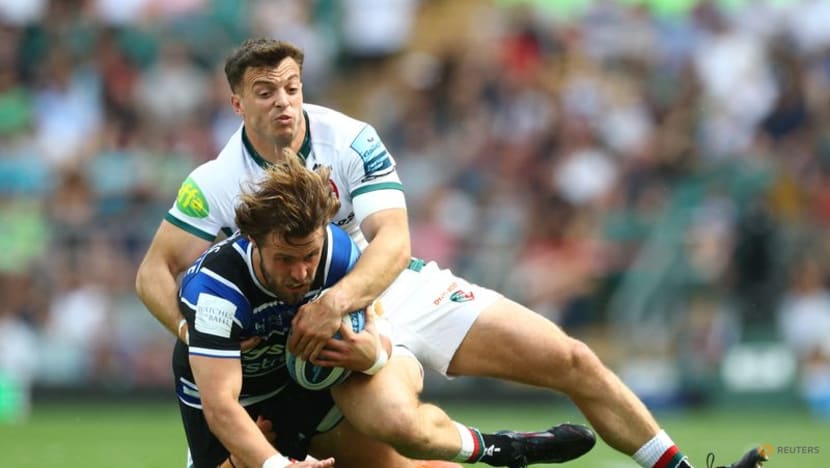 Bath survive Leicester scare to end long wait for English title Bath survive Leicester scare to end long wait for English title