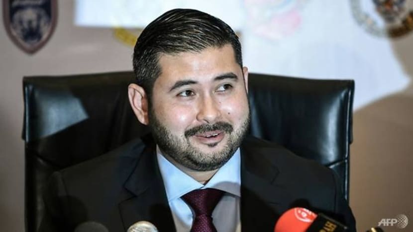 Tunku Mahkota Johor naik teksi pulang ke Istana