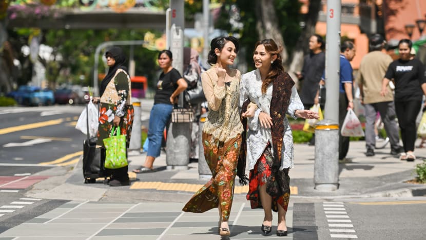 Projek 'Kebaya Crossing' raikan warisan dan keanggunan busana Melayu, suntik keceriaan pada musim perayaan Projek 'Kebaya Crossing' raikan warisan dan keanggunan busana Melayu, suntik keceriaan pada musim perayaan