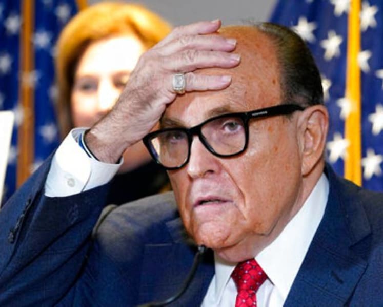 Giuliani's DC law licence suspended until New York case resolved