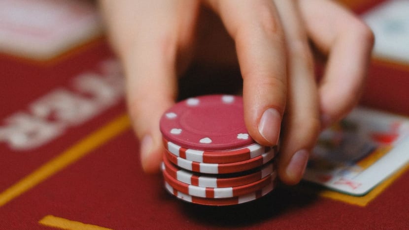 Tourist gets 6 months’ jail for stealing S$29,000 from friend, gambling it all away at Marina Bay Sands’ casino