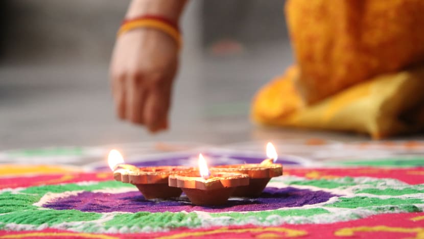 ஈராண்டுகளுக்குப்பின் களைகட்டும் தமிழ்ப் புத்தாண்டுக் கொண்டாட்டங்கள் ஈராண்டுகளுக்குப்பின் களைகட்டும் தமிழ்ப் புத்தாண்டுக் கொண்டாட்டங்கள்