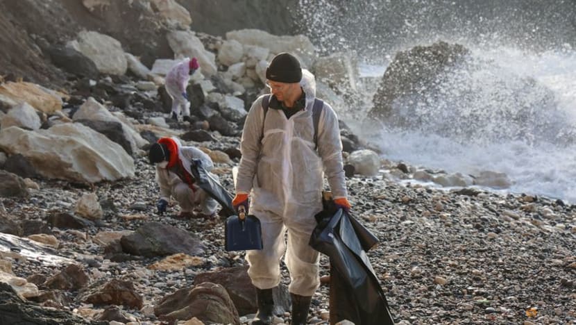 Black Sea oil spill widens, Russian authorities say