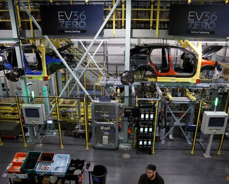 Exclusive-UK in advanced talks with Nissan over Sunderland plant support, sources say