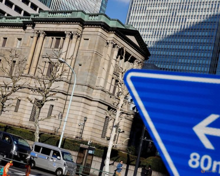 Weak yen, labour crunch key to BOJ rate hike timing, minutes show