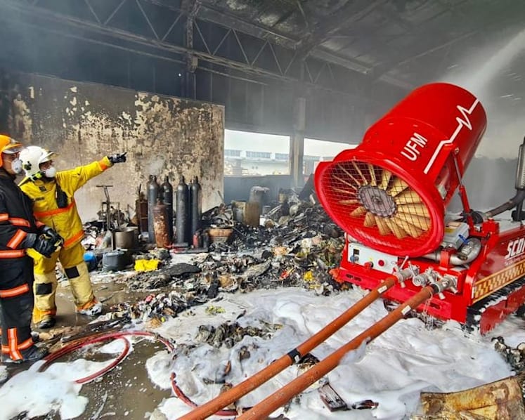 50 firefighters deployed to extinguish warehouse fire at Gul Drive