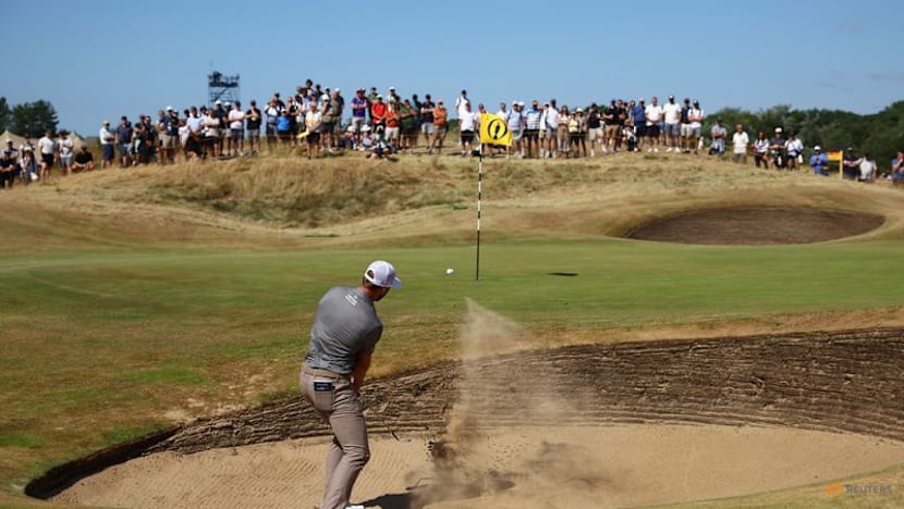 South Korea's Kim leads Open as Burns falters