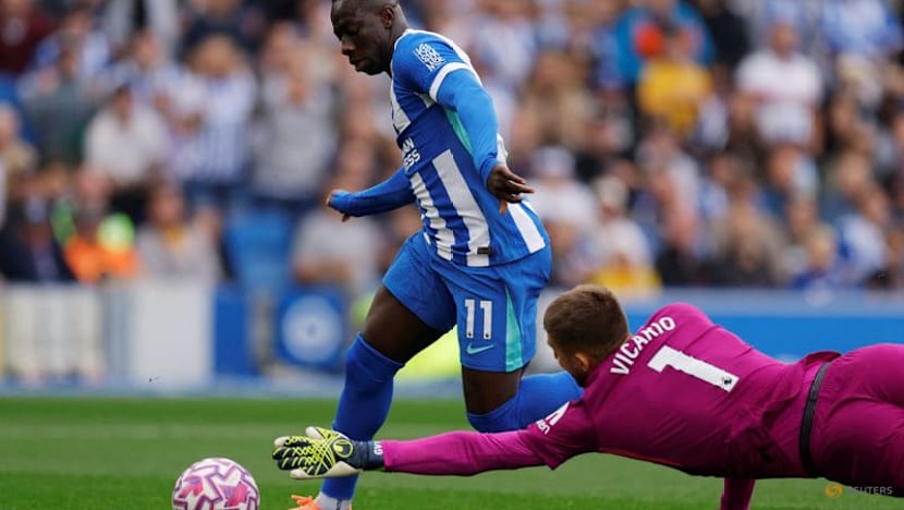 Liverpool show depth to stay perfect, Tottenham grab draw at Brighton