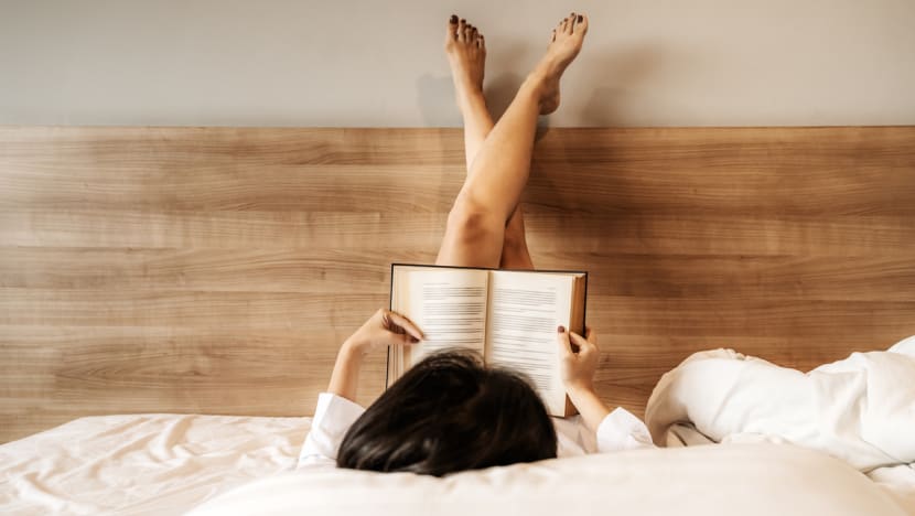 Hari Buku Sedunia: Scrolling medsos bisa nanti, ini 5 cara kembali fokus membaca buku