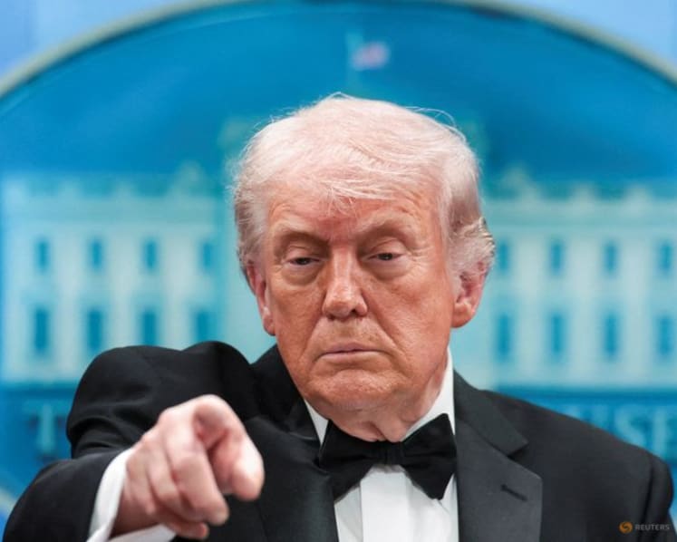 Trump insists China trip will go on as planned; analysts say leaders' summit crucial to manage risks