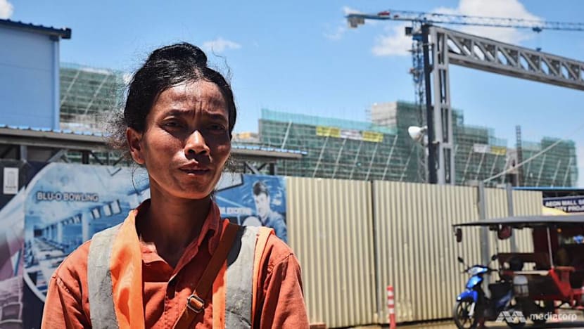 Asia's Toughest Jobs: The women helping to build Cambodia Asia's Toughest Jobs: The women helping to build Cambodia