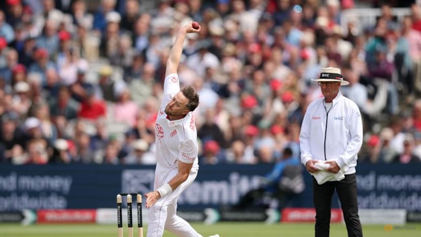 England's Robinson in doubt for second test due to knee injury