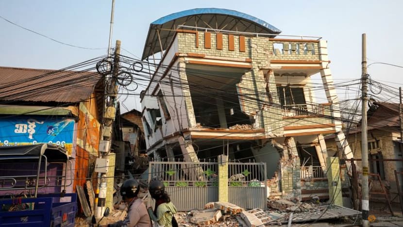 Myanmar quake survivors plead for more help Myanmar quake survivors plead for more help
