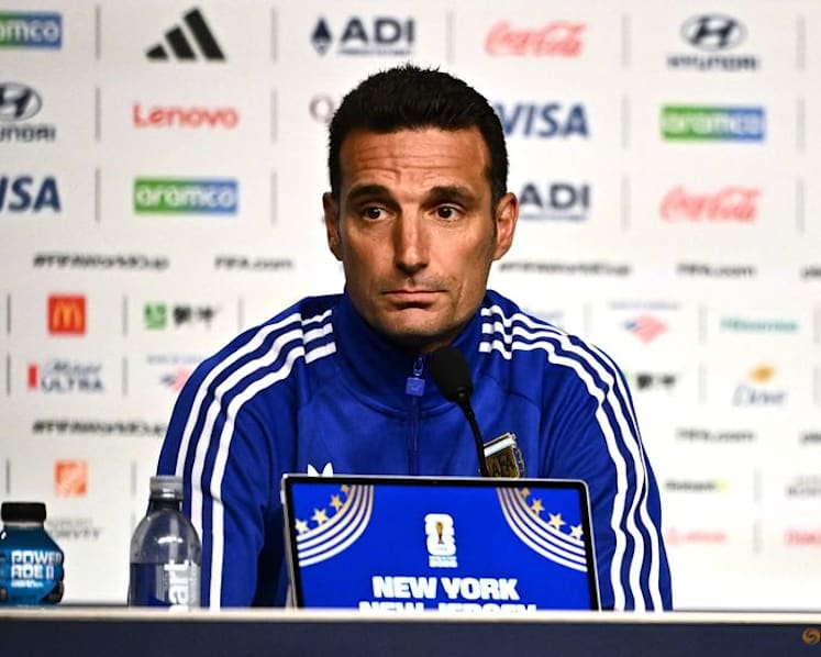 Fans drive us to want another World Cup triumph, says Argentina's Scaloni