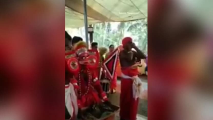 Video tular azan dalam ritual agama bukan di M'sia