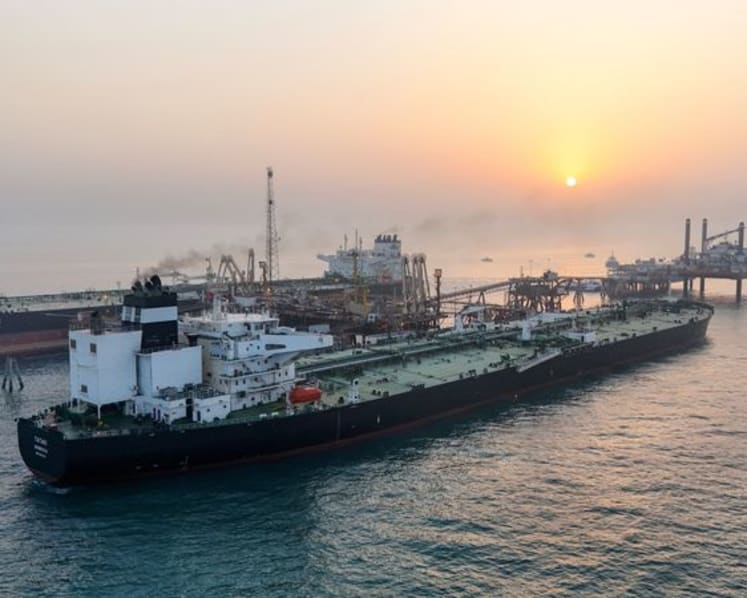 Oil prices rise, make weekly gains as Ukraine peace process stalls