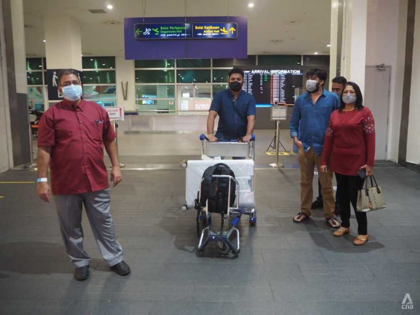 Happy reunions at klia2 as first VTL flight lands, but some teething problems for swab test process Happy reunions at klia2 as first VTL flight lands, but some teething problems for swab test process