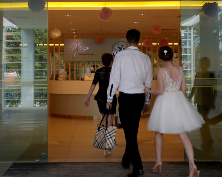Increase in divorces, drop in number of marriages last year