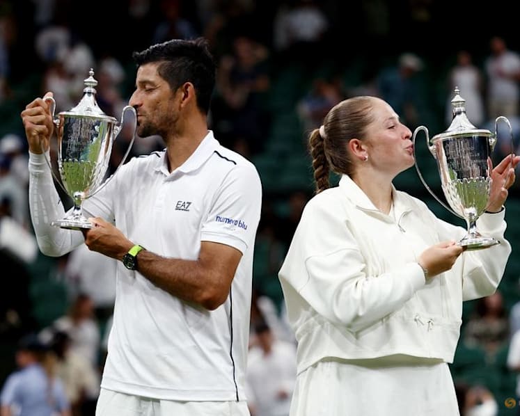 Ostapenko, Arevalo fight back to win Wimbledon mixed doubles title
