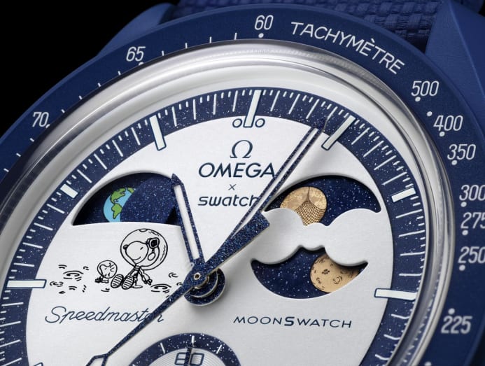 The new Snoopy MoonSwatch Mission to Earthphase Moonshine Gold
