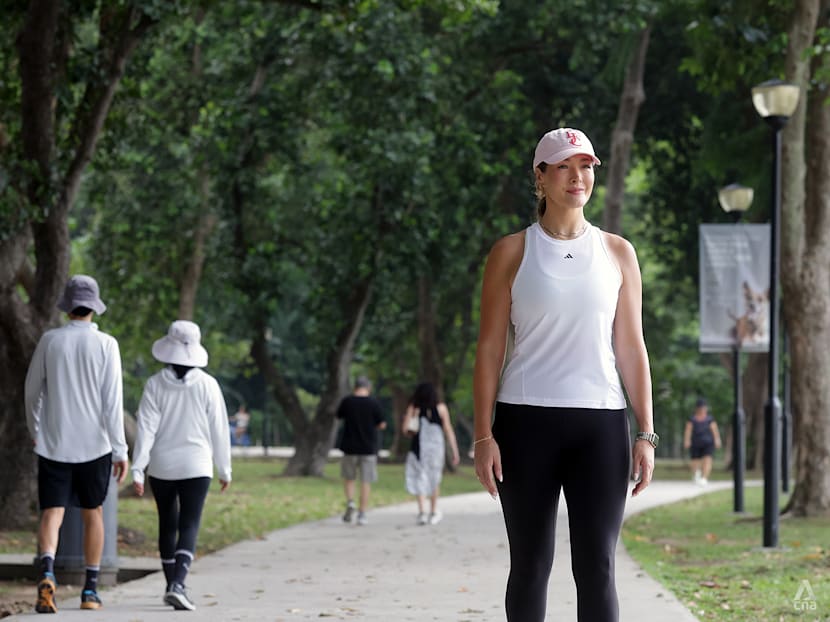 Behind a 'perfect' expat life, this British woman beats loneliness and anxiety with daily walks that grew into a movement Behind a 'perfect' expat life, this British woman beats loneliness and anxiety with daily walks that grew into a movement