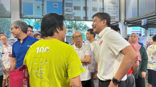 黄志明相继现身两社区活动 政治观察家：可能出战这三区