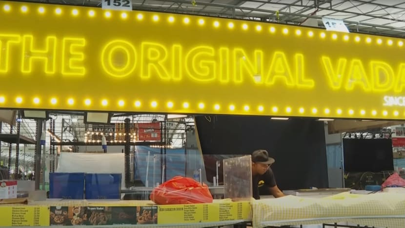 Stall owners set up in spaces apart from Geylang Serai Ramadan Bazaar, as competition for customers heats up Stall owners set up in spaces apart from Geylang Serai Ramadan Bazaar, as competition for customers heats up