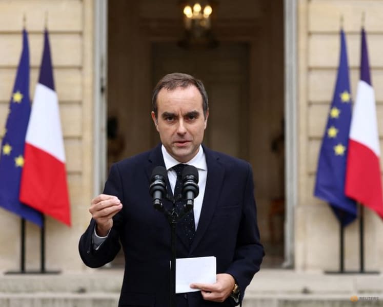 Macron gives outgoing French PM final chance to salvage government