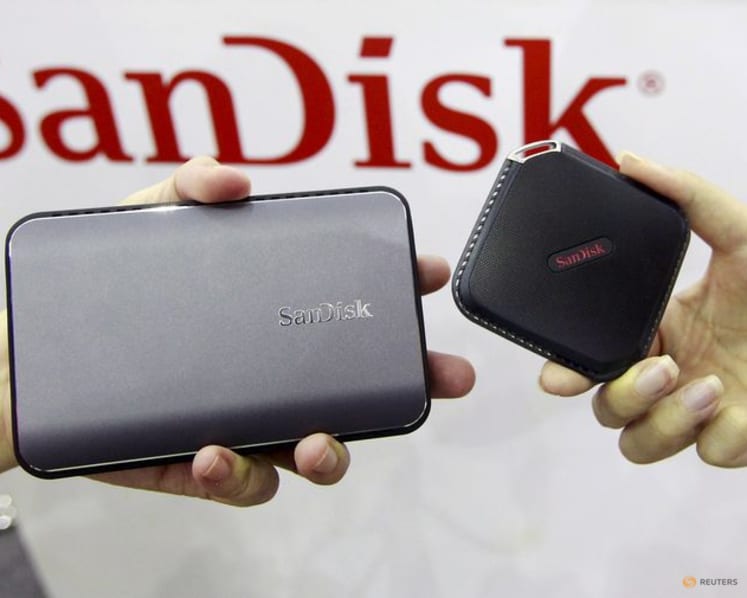 Western Digital to sell partial stake in Sandisk for $3.17 billion to cut debt
