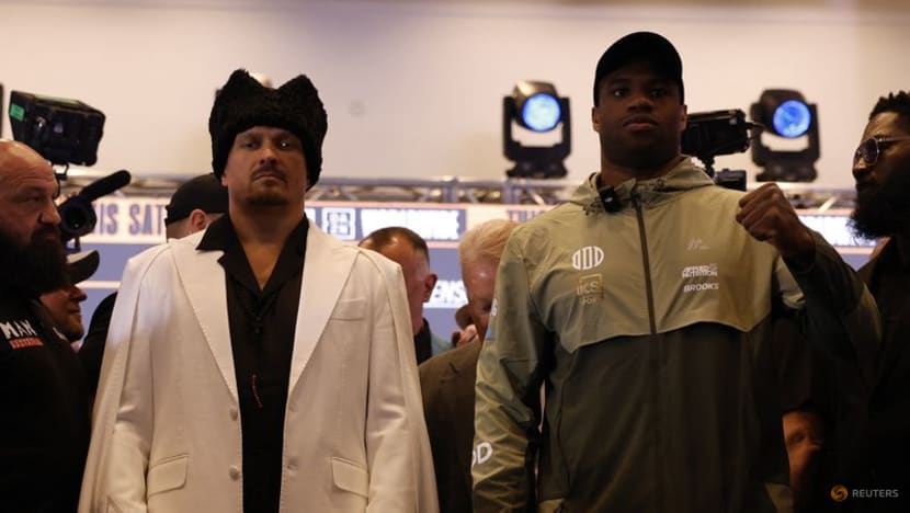 Dubois says Alvarez can kiss goodbye to his cash after bet on Usyk