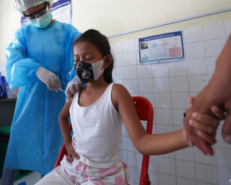 Cambodia giving COVID-19 vaccine to children aged 6 to 11 before schools reopen