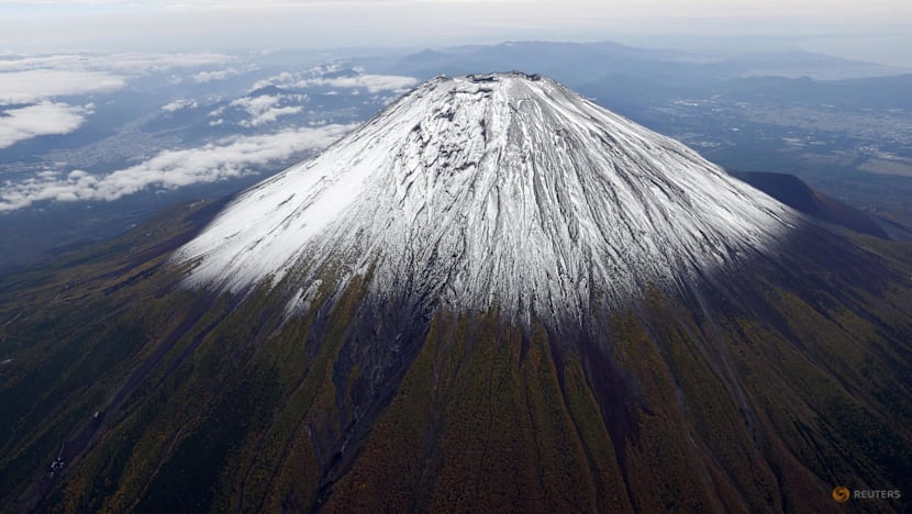 Japan's Mount Fuji sees snow for first time this winter, 21 days later than usual Japan's Mount Fuji sees snow for first time this winter, 21 days later than usual